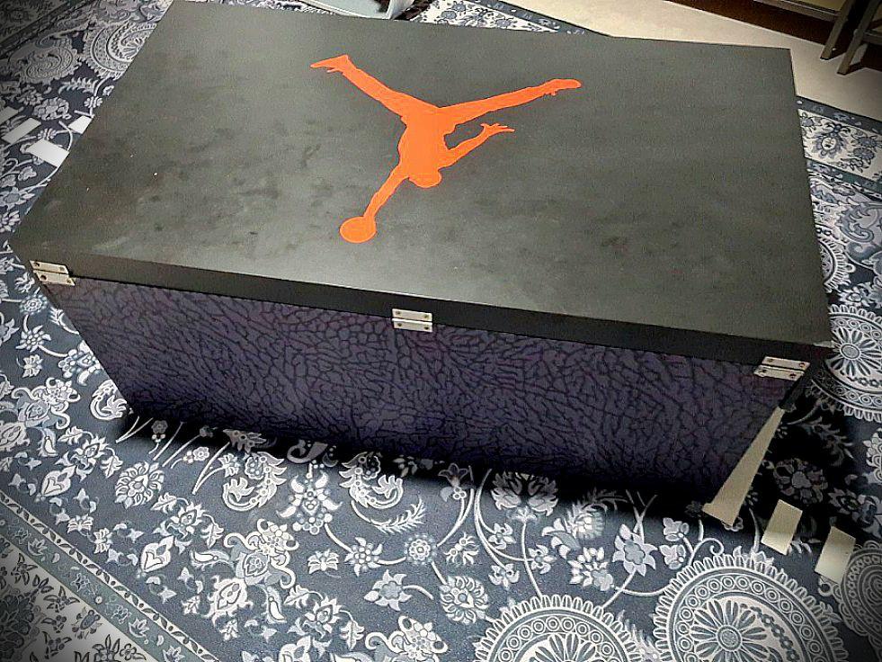 Giant air sales jordan shoe box