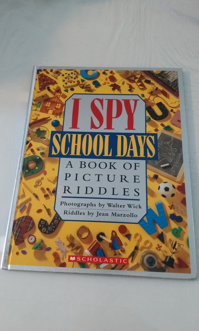 I Spy School Days a book of picture riddles, 興趣及遊戲, 書本 & 文具, 漫畫