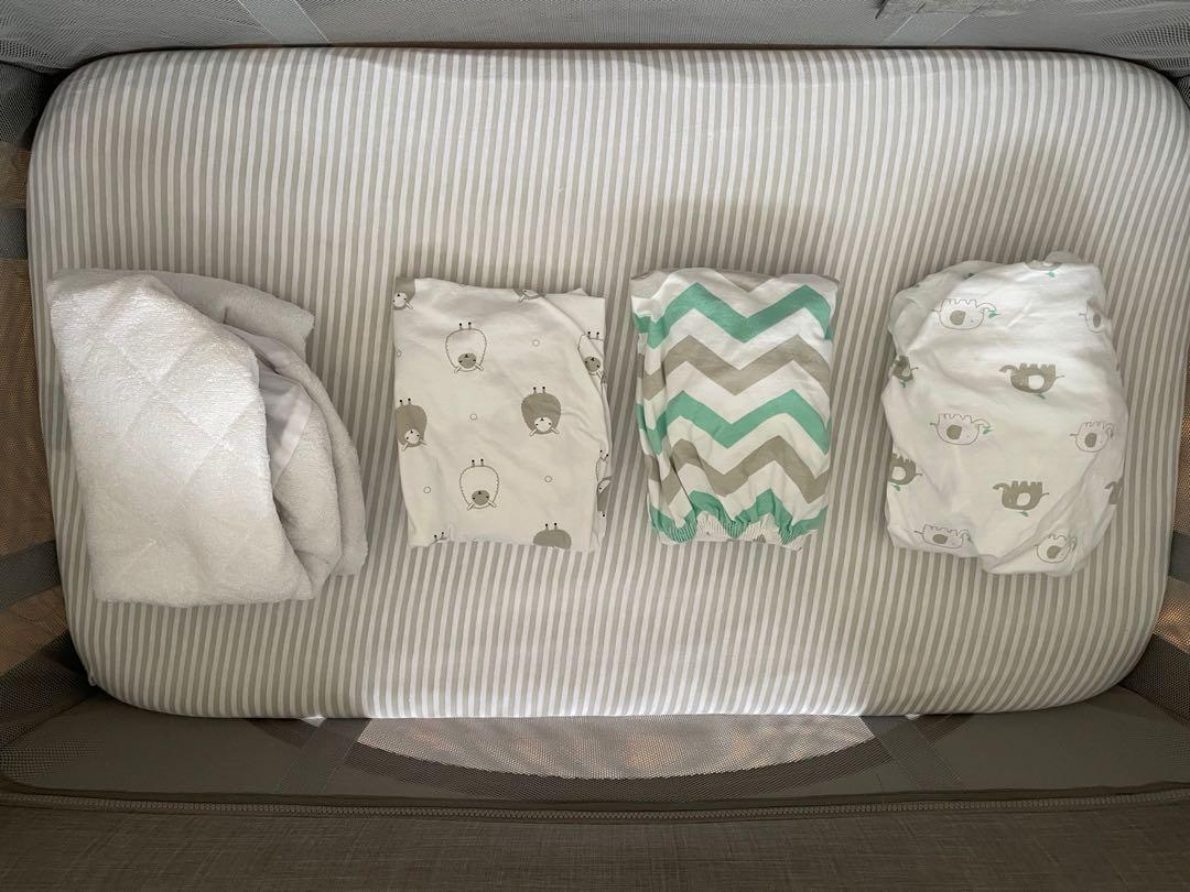 Joie Kubbie Sleep Travel Cot + mattress + travel bag + 4 sheets + 2 Mattress protectors, Babies