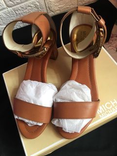 （分類：）位於 。 由 preloved1418 提交（商品編號 1131846668，圖片 1）。簡介： 。