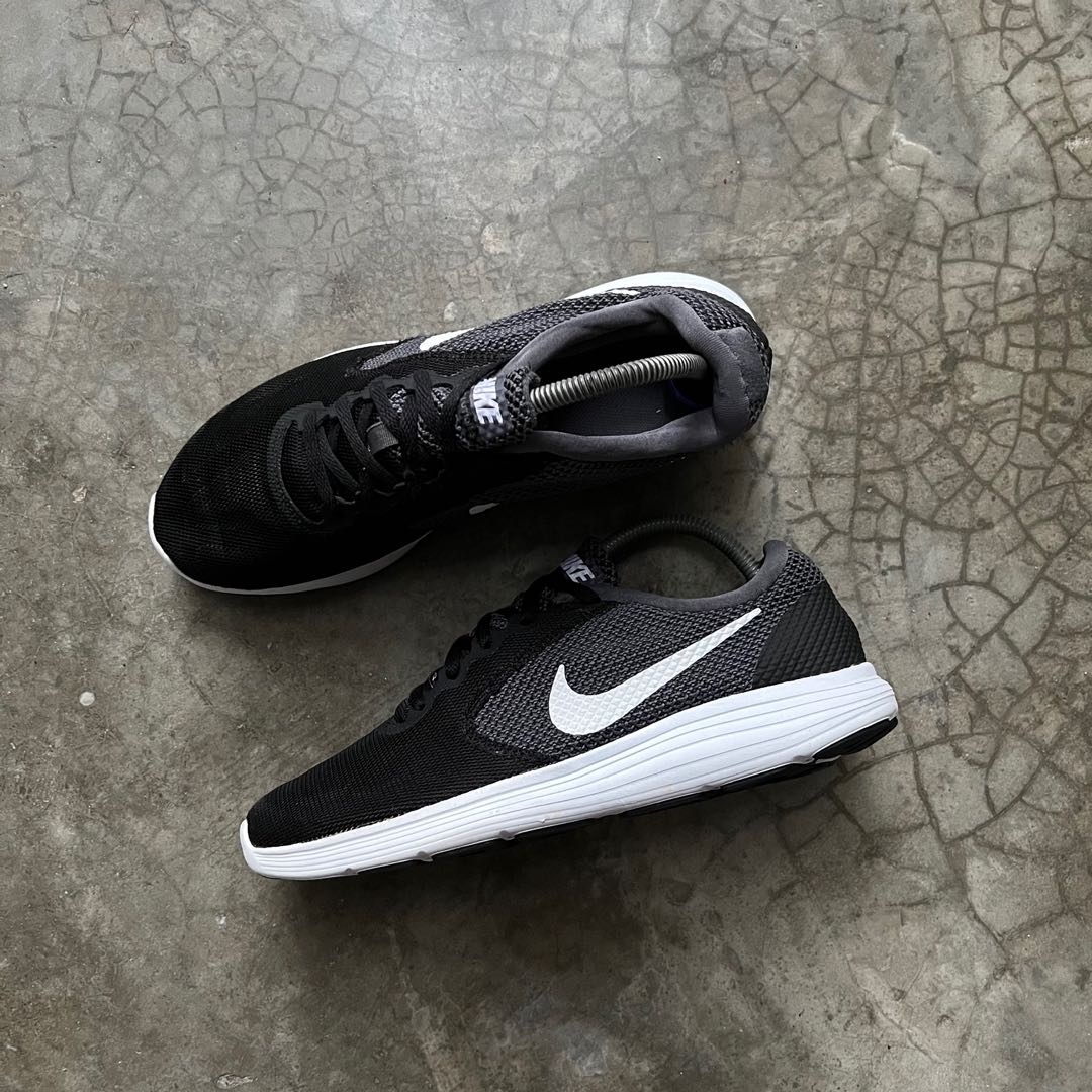 Nike Revolution 3, Men's Fashion, Activewear on Carousell