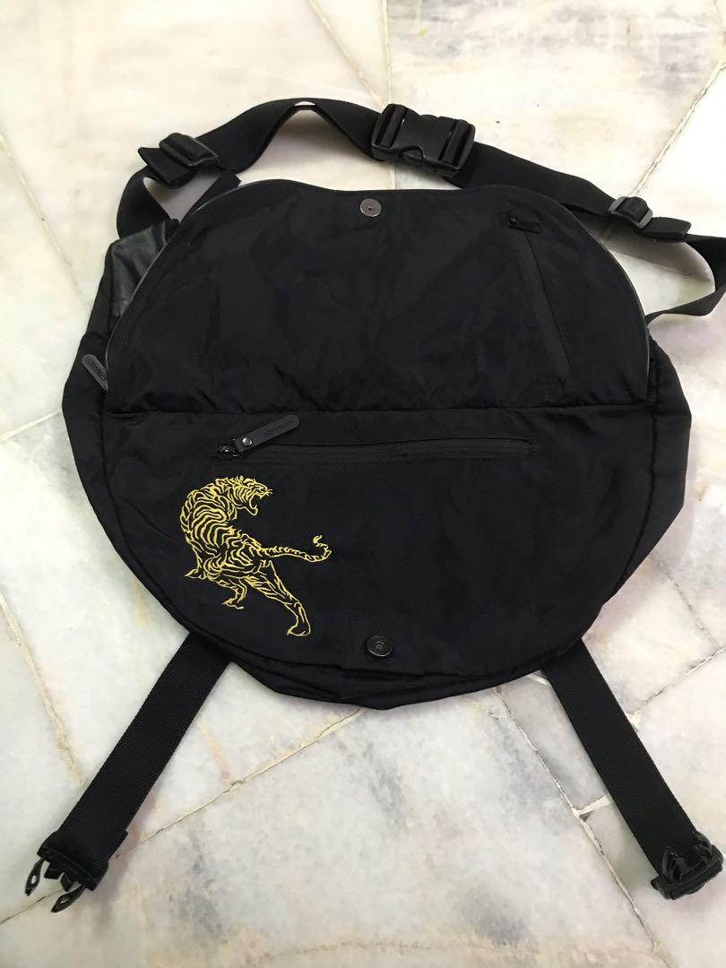 Onitsuka tiger shop sling bag