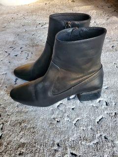 Perfect condition black leather ankle boots. Size 38 or 7.5