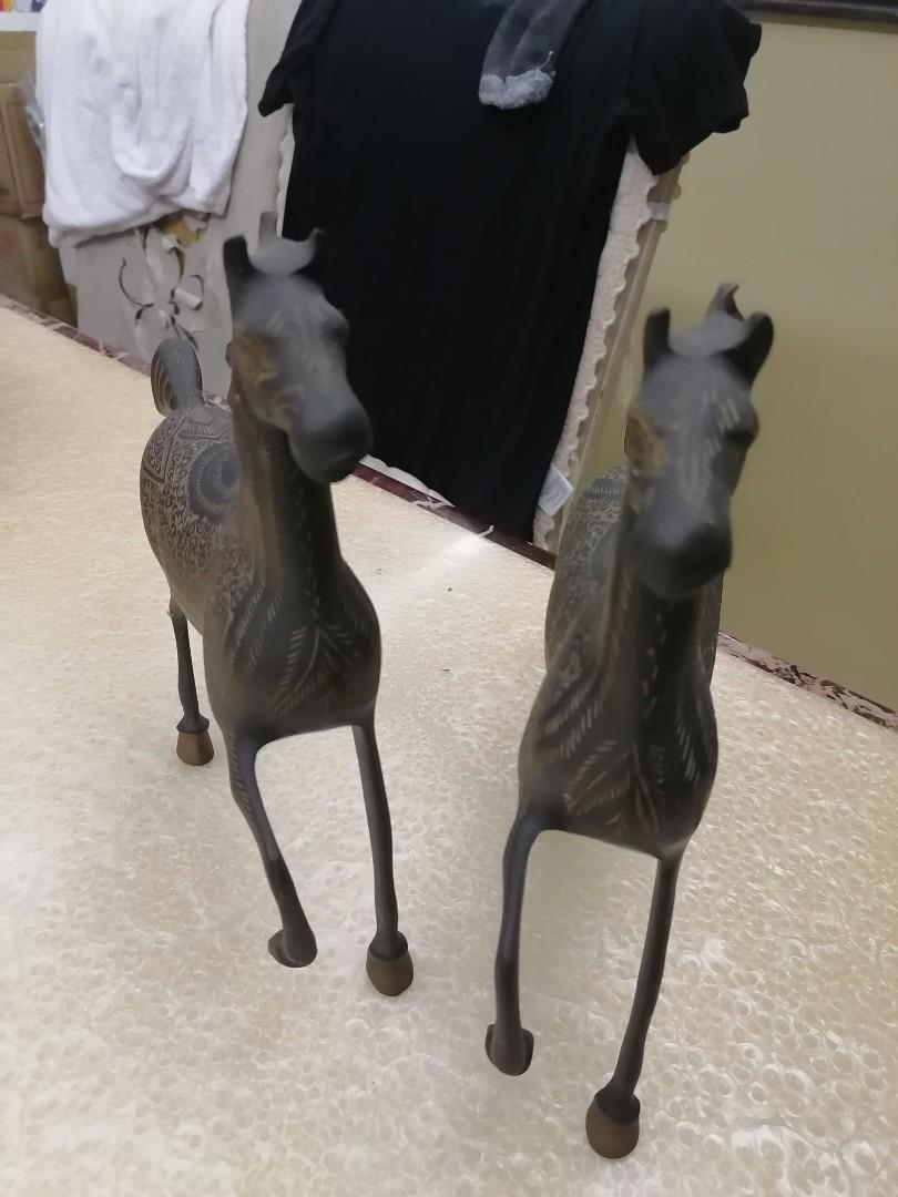 Pewter Horse Sculpture, Furniture & Home Living, Home Decor, Vases