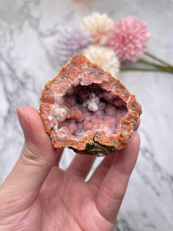 Pink chalcedony shop