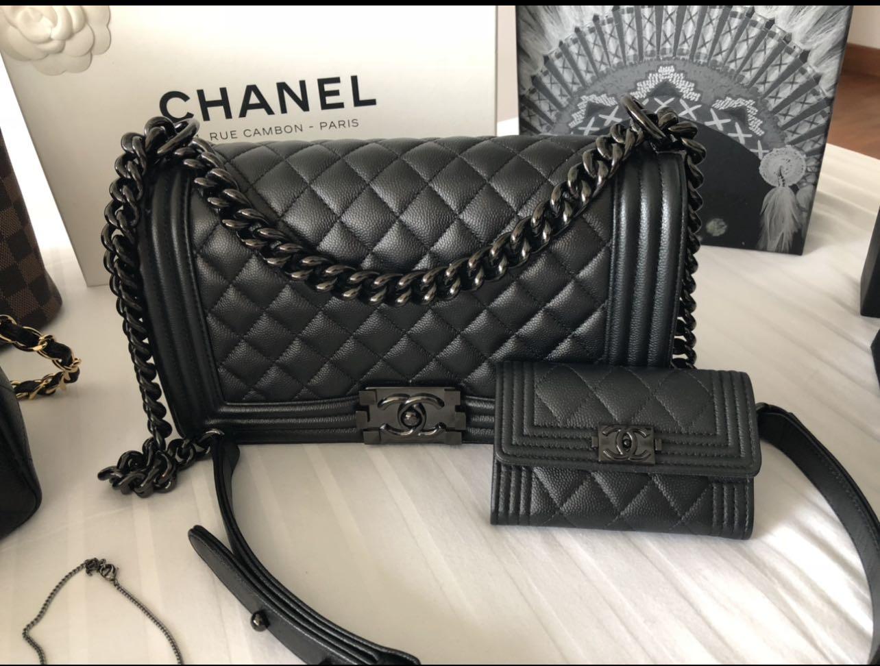 Chanel le boy deals so black