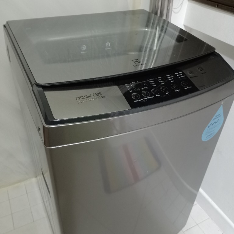 Still under warranty Electrolux 12.5kg top load washing machine, TV & Home Appliances, Washing