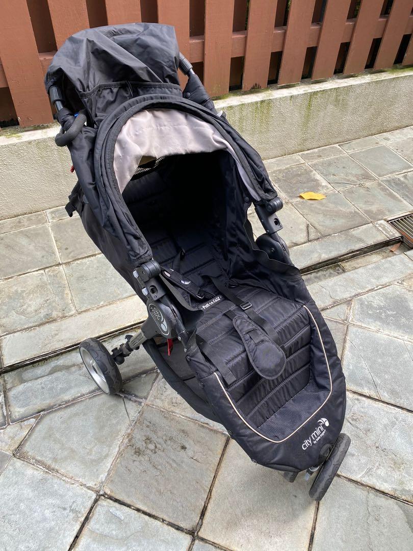 Stroller (Category: Strollers) located in Singapore. Submitted by hipsterh (Listing ID 1131890488, Image 3). Description: First come first serve .