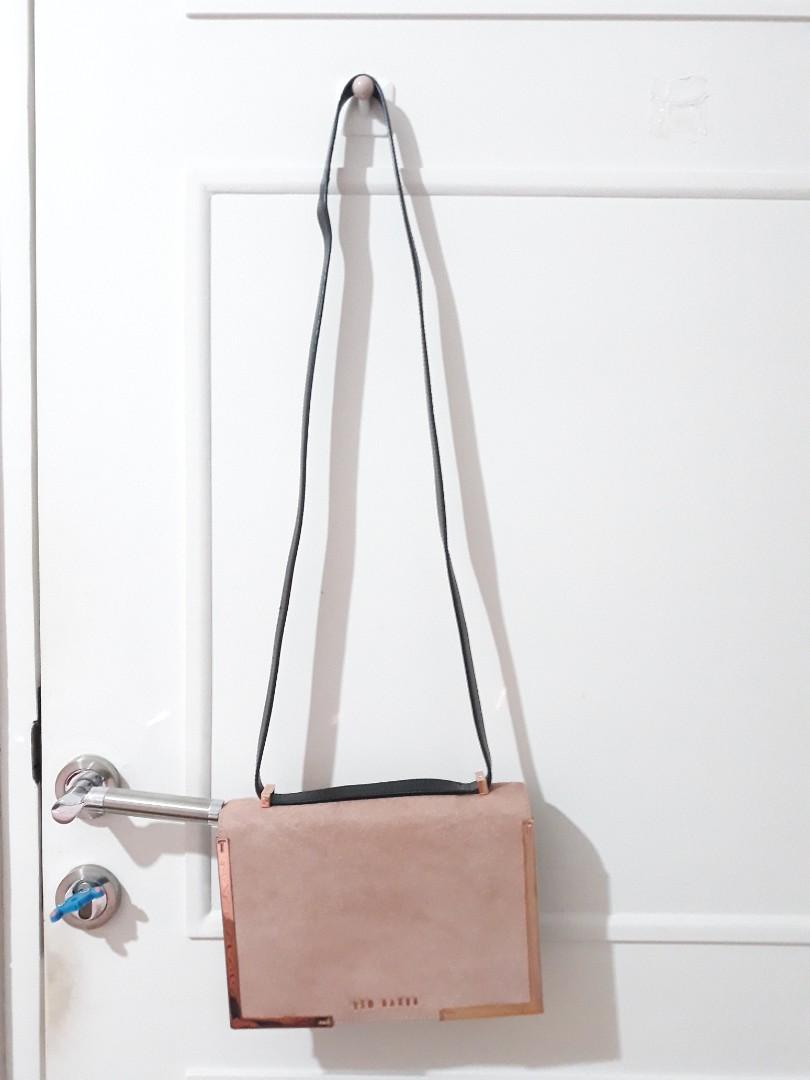 Harga ted baker bag top