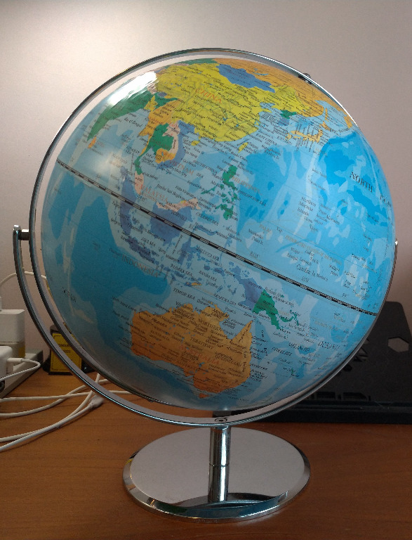 Advantus Desktop World Globe