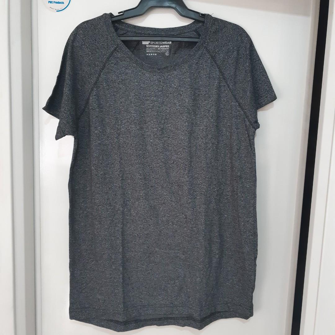BENCH QUICKDRY GRAY SPORTSWEAT SHIRT LARGE (Category: Activewear) located in Manila. Submitted by nuttypupper (Listing ID 1132012609, Image 1). Description: Used 3 times. RFS: declutter. MOP: Gcash/ Paymaya.