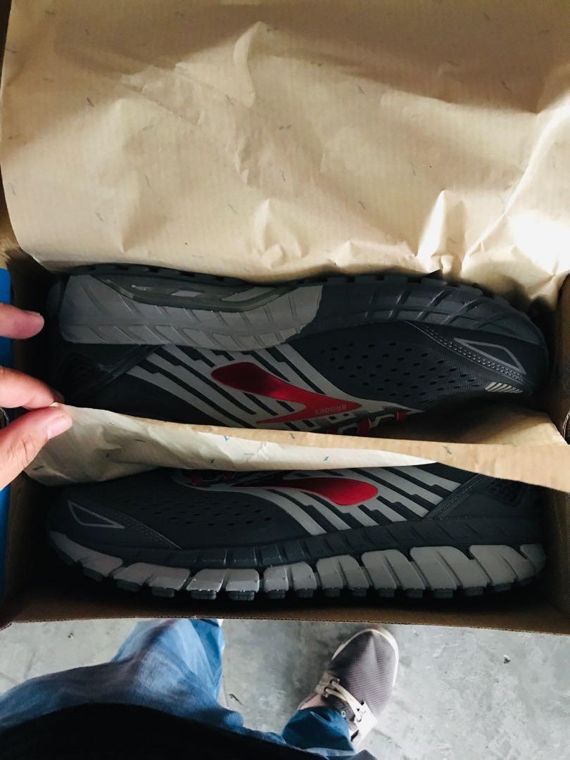 Brooks Beast 18 Men s Fashion Activewear on Carousell
