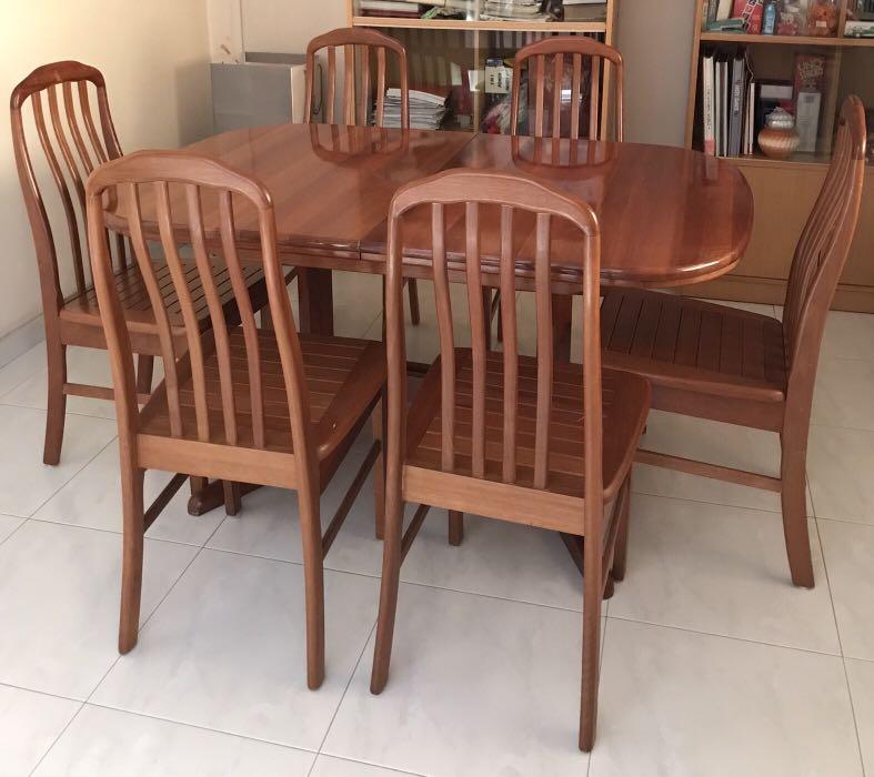 plastic kitchen table and chairs