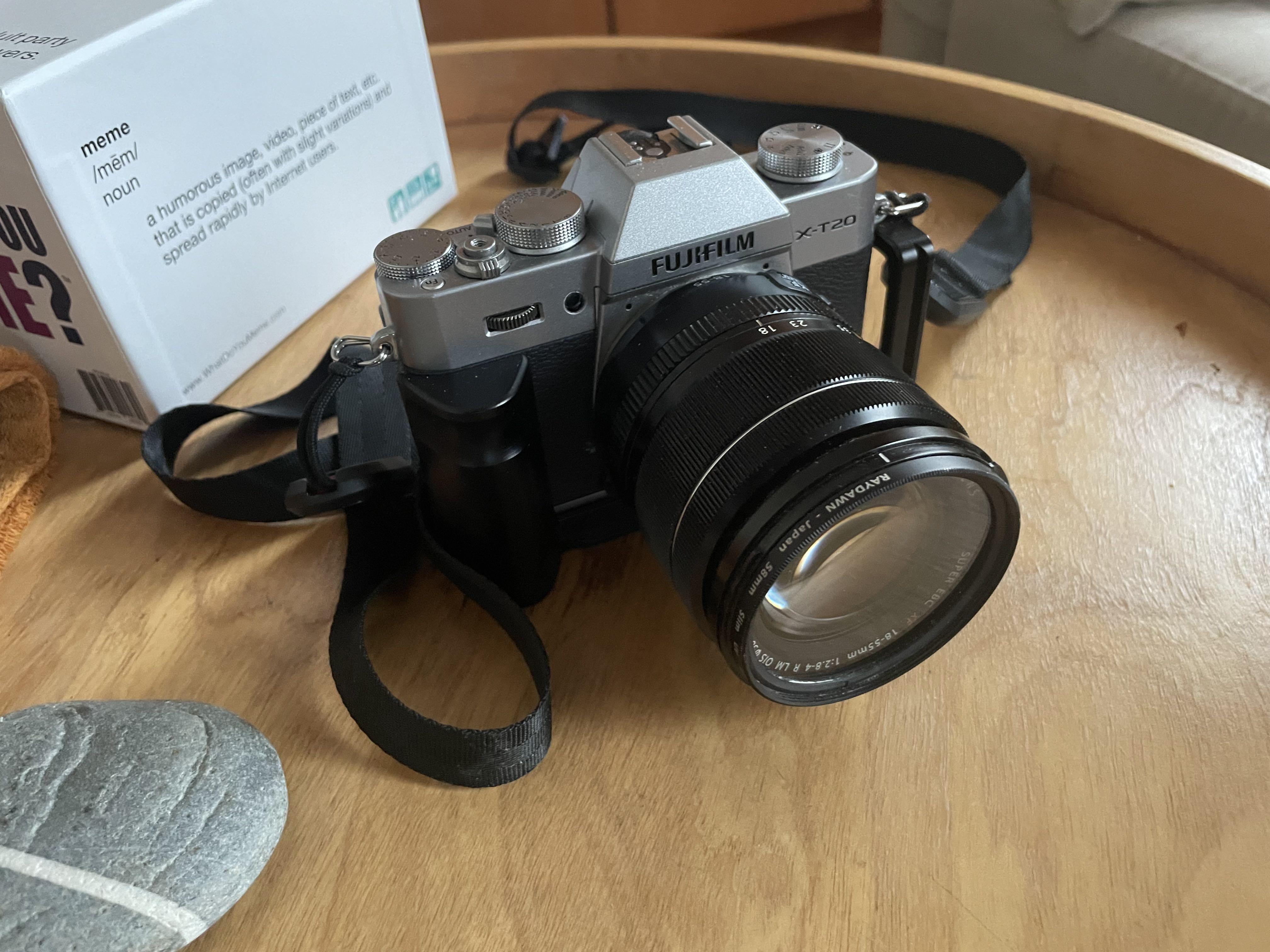 adverteren magnifiek textuur Fujifilm XT20, 18-55mm F/2.8-4 Lens & 2 batteries, Photography, Cameras on  Carousell