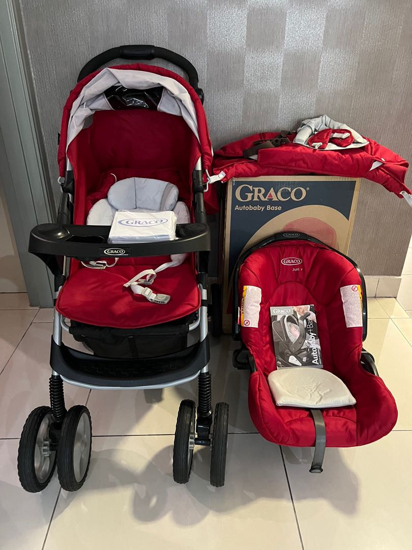Graco Ultima Stroller with car seat FREE BASE