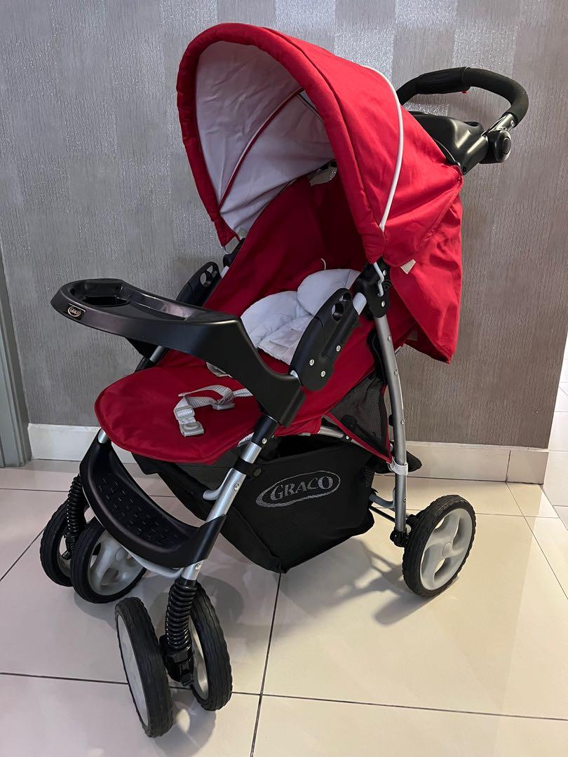 Graco Ultima Stroller with car seat FREE BASE