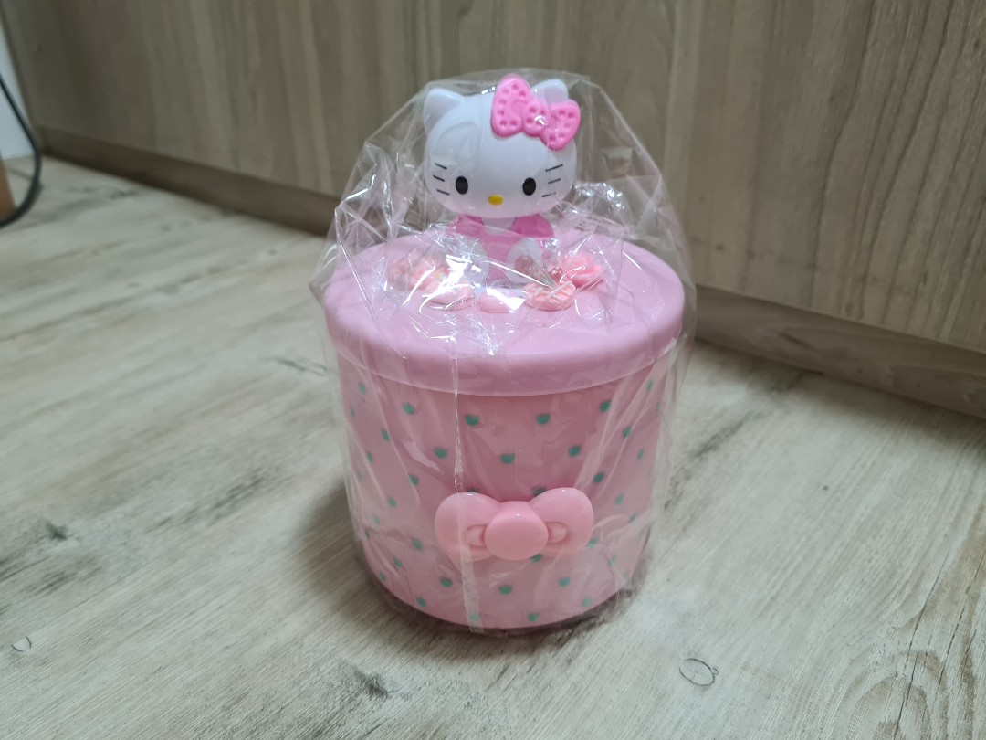 Hello Kitty Toilet Roll Holder, Furniture & Home Living, Home Decor