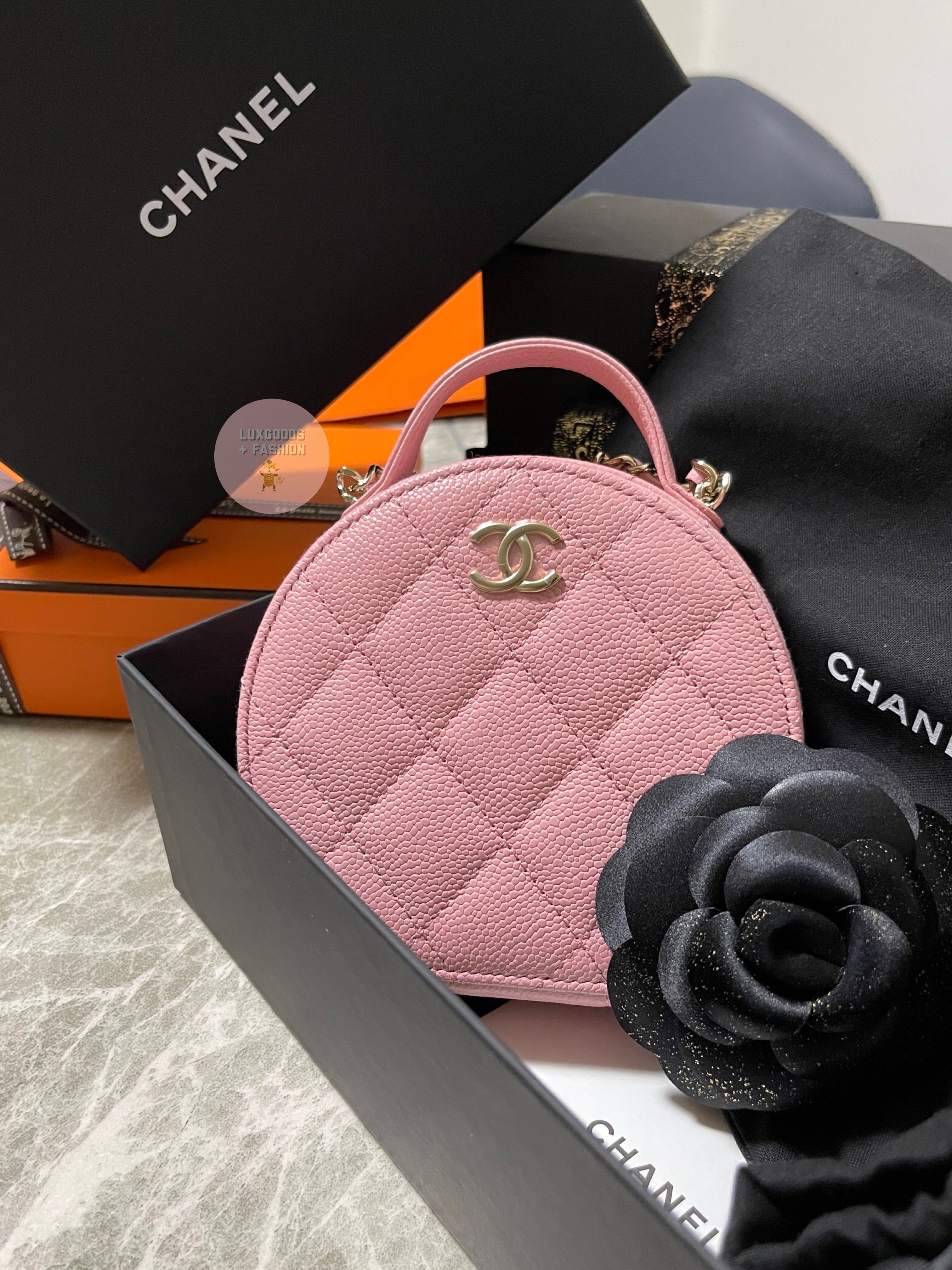 INSTOCK 22C Chanel Round Vanity Pink Caviar, Luxury, Bags & Wallets on  Carousell