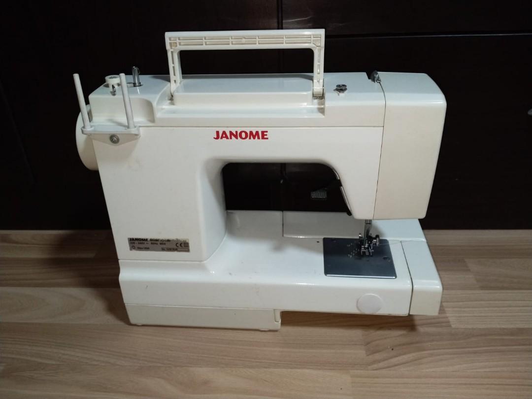JANOME HD1000 Sewing Machine, Hobbies & Toys, Stationery & Craft