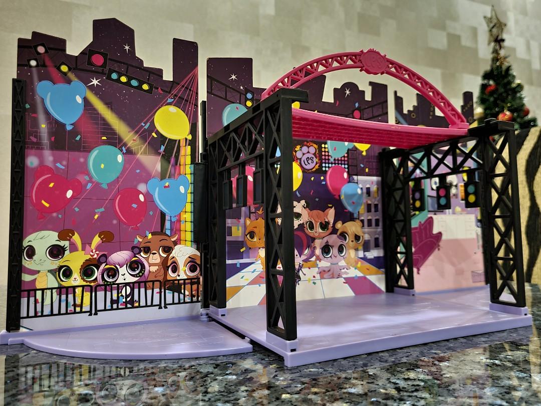 Littlest pet online shop stage