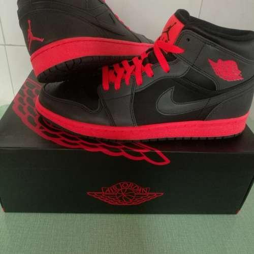 NIKE AIR Jordan 1 MID GS, 男裝, 鞋, 波鞋- Carousell