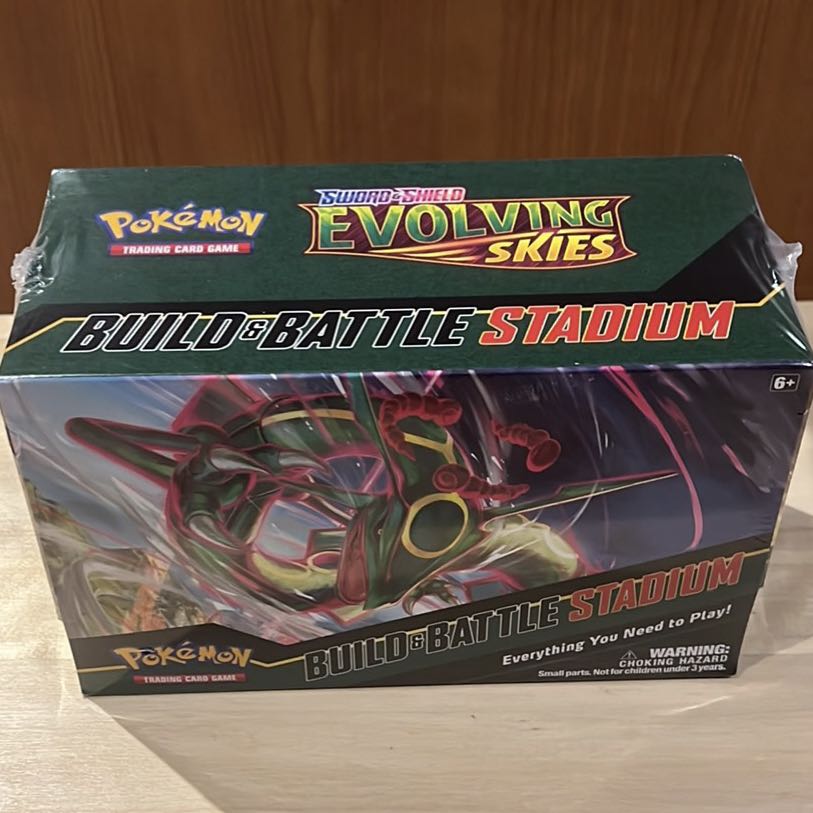 Pokemon TCG Evolving Skies Build and Battle Stadium, Hobbies & Toys