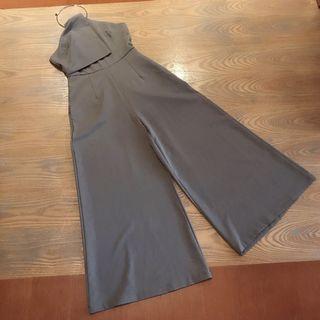 🎄Size M🎅Preloved Halter Neck Jumpsuit