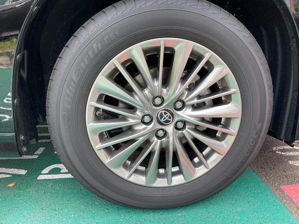 Toyota Alphard Hybrid original Tyres and Rims 225/60/17, Car ...