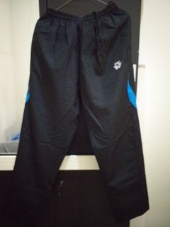 (Kategori: ) berada di . Dikirim oleh paramythrift_store (ID iklan 1132072066, Gambar 1). Deskripsi: .