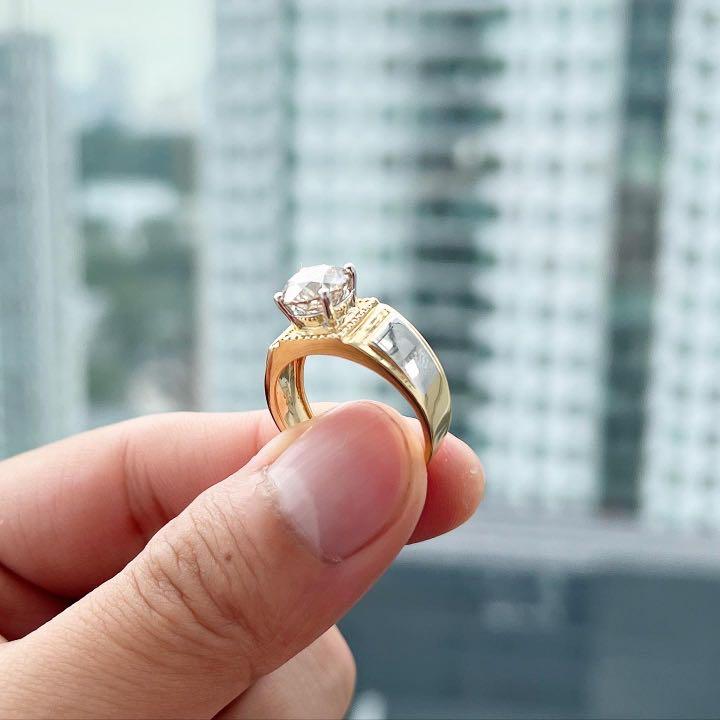 Gold and diamond ring store