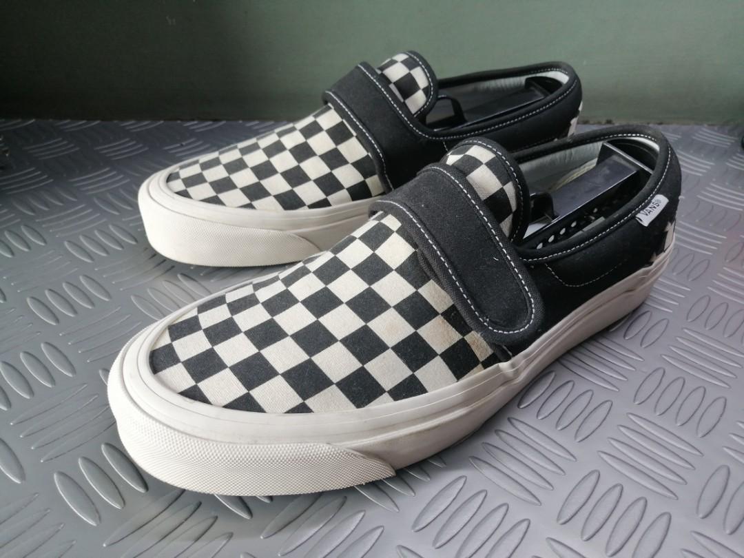 Slip on vans with strap hot sale