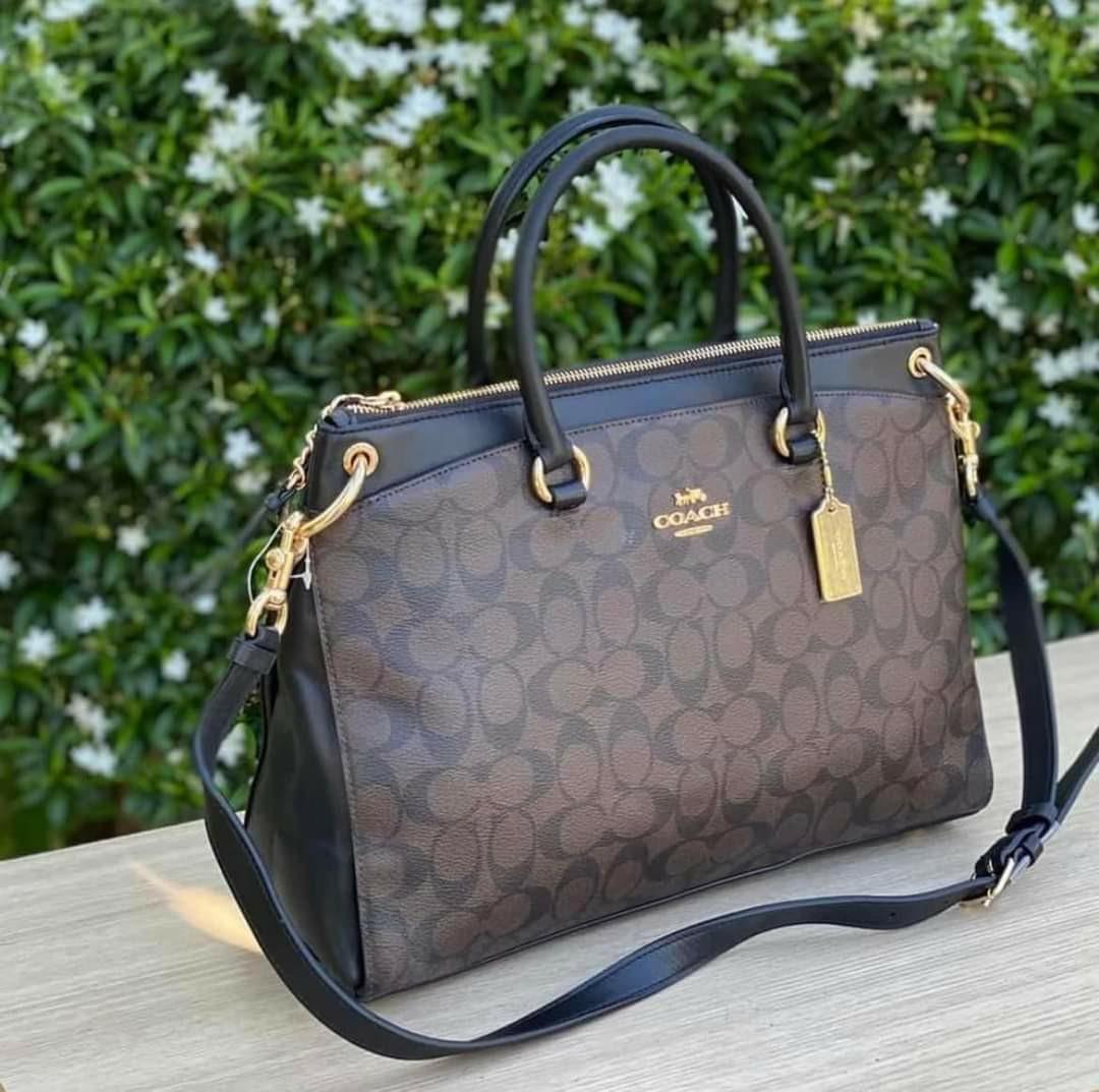 Authentic Coach Bag with long strap (Category: Luxury Bags & Wallets) located in Santa Cruz. Submitted by janelovebagswatchesshoesph (Listing ID 1132237235, Image 1). Description: with complete inclusion.