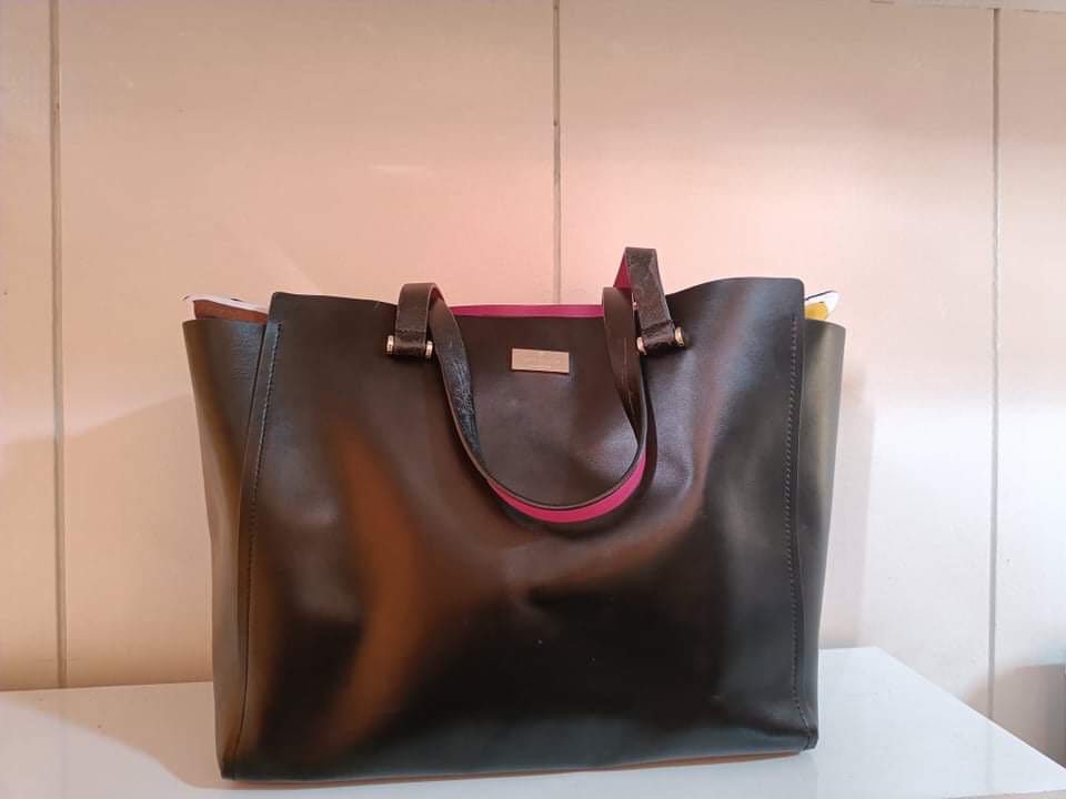 Authentic Kate Spade Carry All Leather Tote Bag (Black/Pink), Luxury