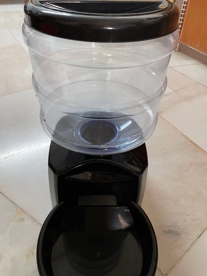 battery operated pet feeder