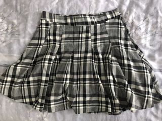 Black and white 2025 plaid skirt h&m