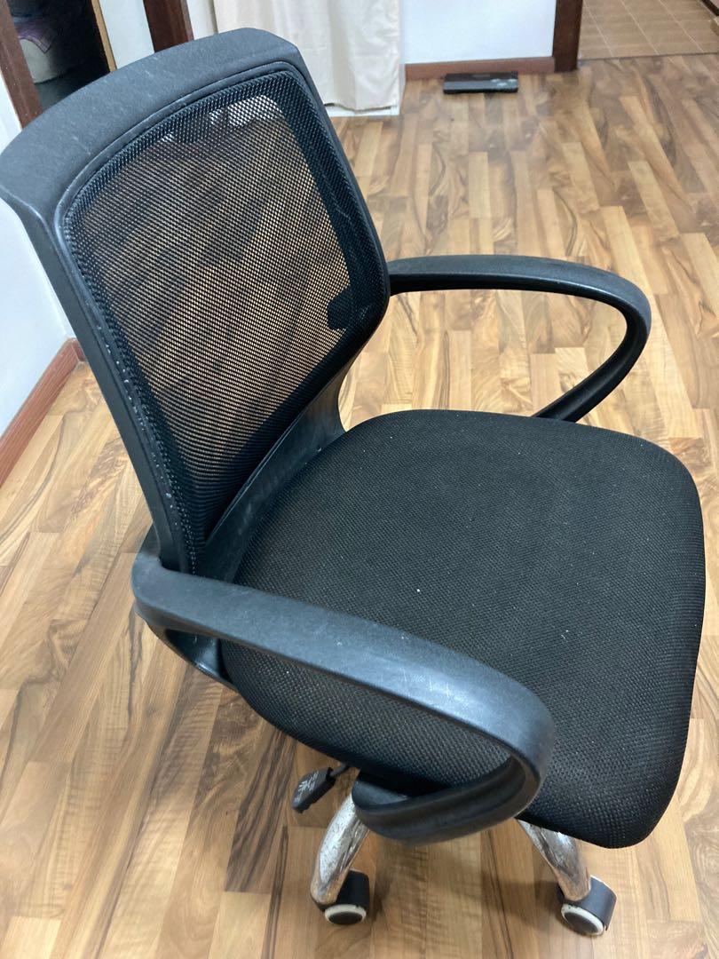 Black computer chair, Furniture & Home Living, Furniture, Chairs on