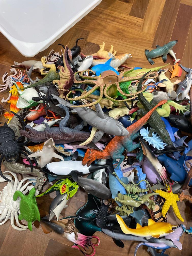 Underwater store dinosaur toys