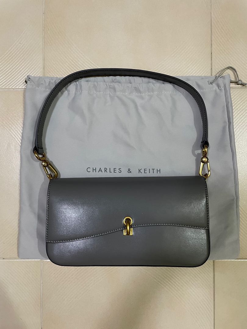 Charles and Keith Chain Link TurnLock Bag in Grey, Women's Fashion