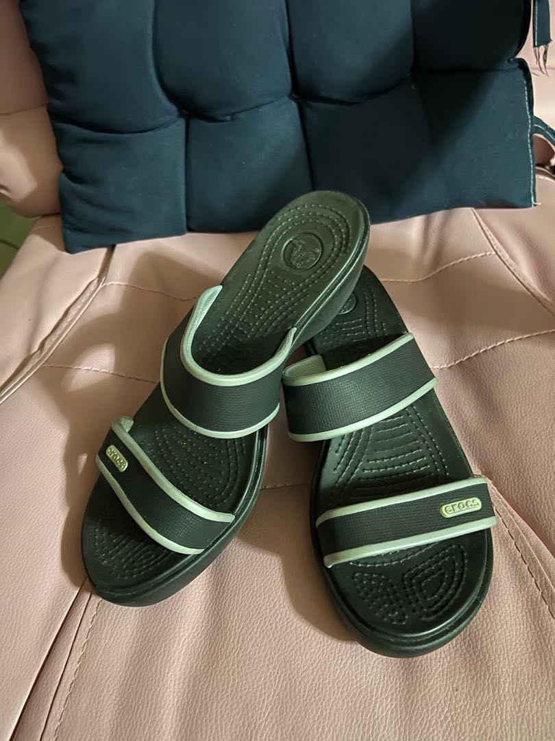 crocs women's sandals