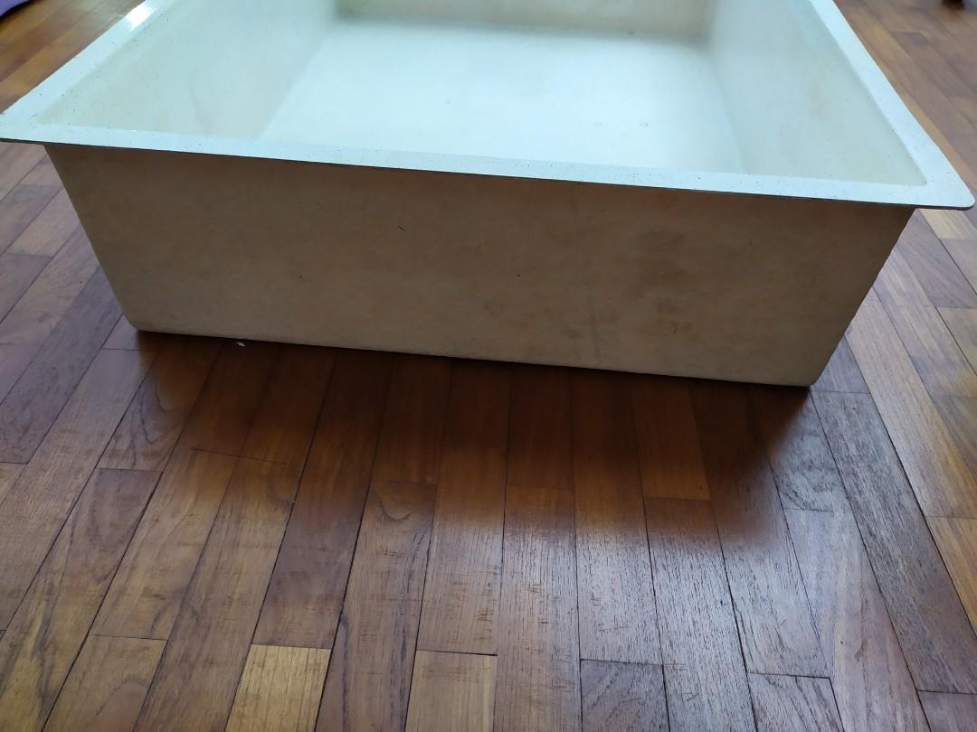Fiberglass Fish Tank/Tub, Pet Supplies, Homes & Other Pet Accessories
