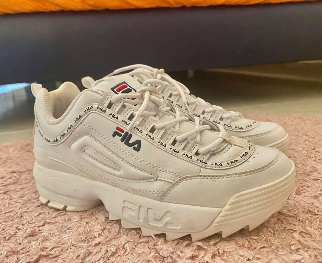 FILA Disruptor sneakers in White, Women's Fashion, Footwear, Sneakers on  Carousell