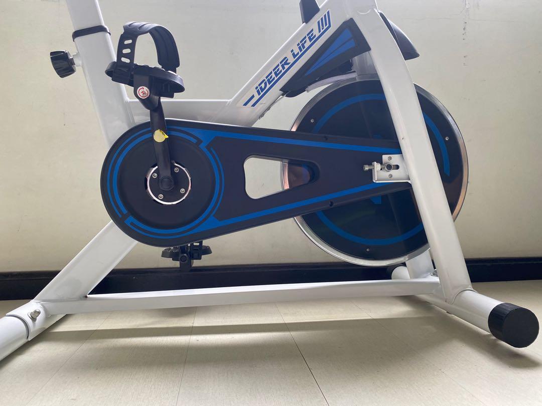 IDeer life Basic Spin Bike Sports Equipment Exercise Fitness Cardio Fitness Machines on Carousell
