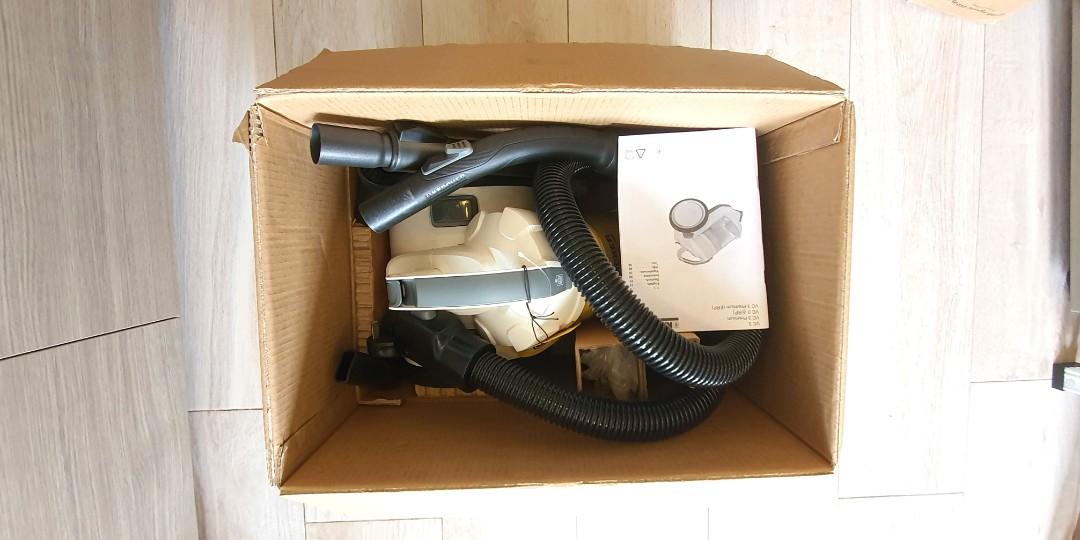 Karcher V3 Vacuum Cleaner (Not working ), TV & Home Appliances, Vacuum