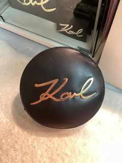 (Category: ) located in . Submitted by luxuryscent8888 (Listing ID 1132292984, Image 1). Description: .