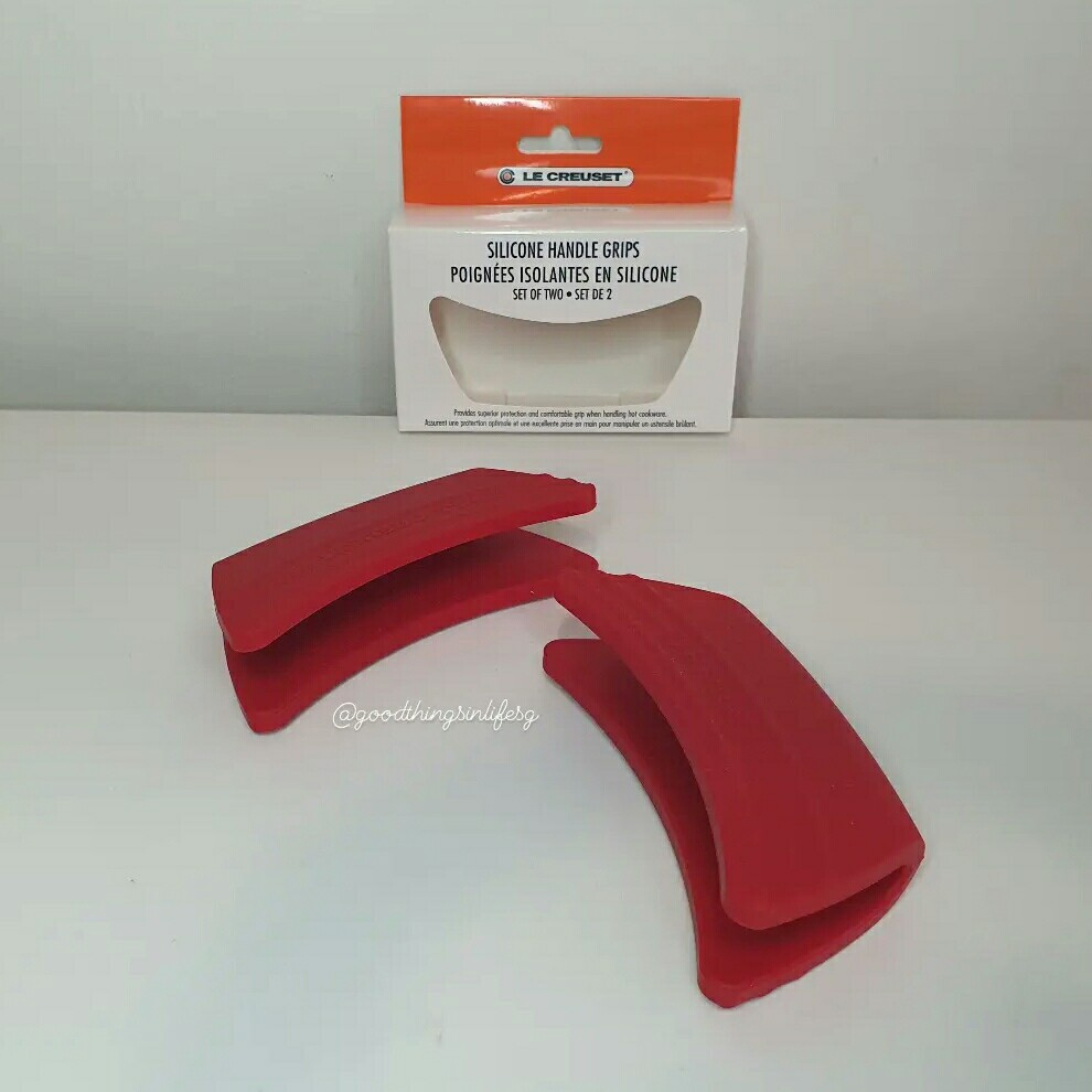 https://media.karousell.com/media/photos/products/2021/12/18/le_creuset_silicone_handle_gri_1639811686_31e7d56f.jpg
