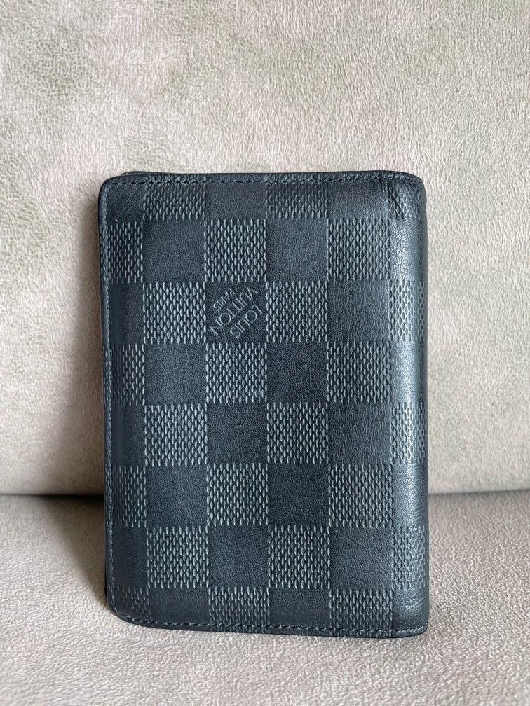 LOUIS VUITTON HUMAN MADE DUCK CARD HOLDER, Men's Fashion, Watches &  Accessories, Wallets & Card Holders on Carousell