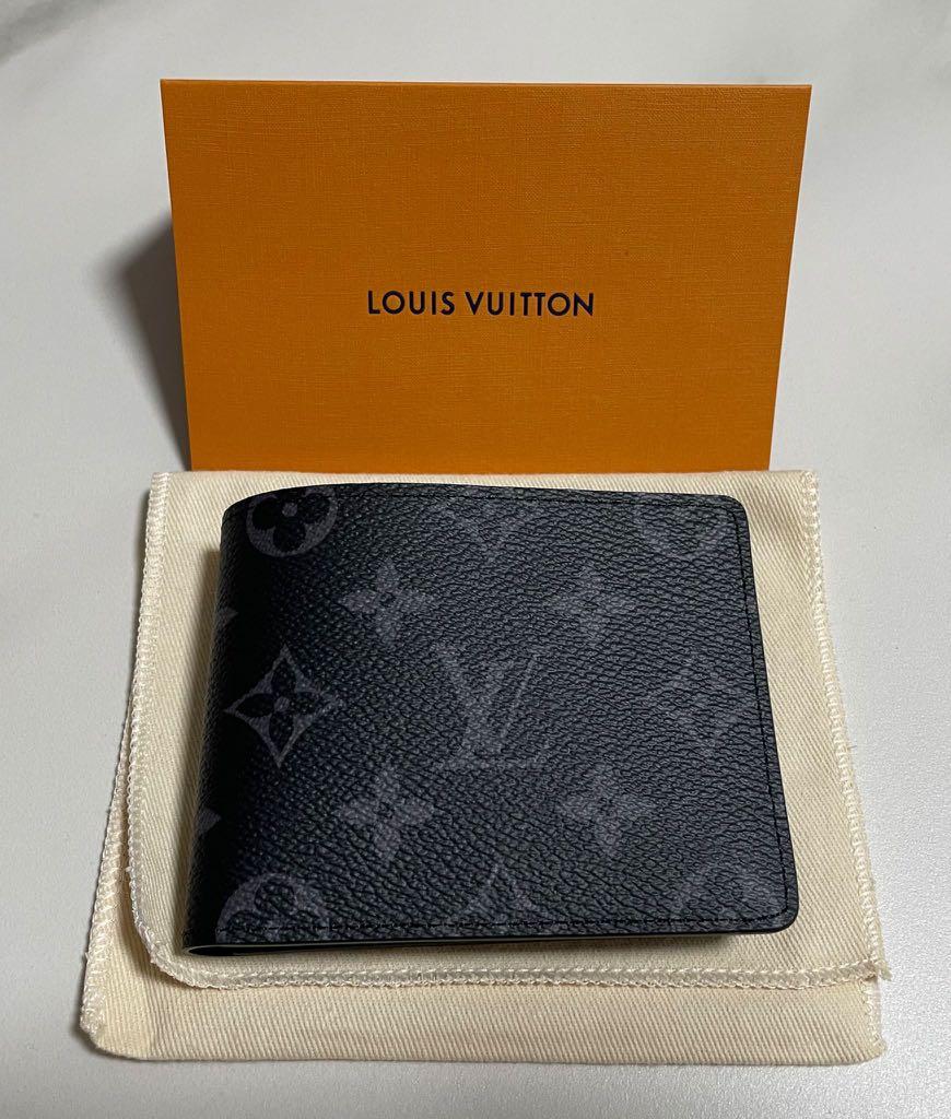 Louis Vuitton Wallet button 4A, Women's Fashion, Bags & Wallets, Purses &  Pouches on Carousell