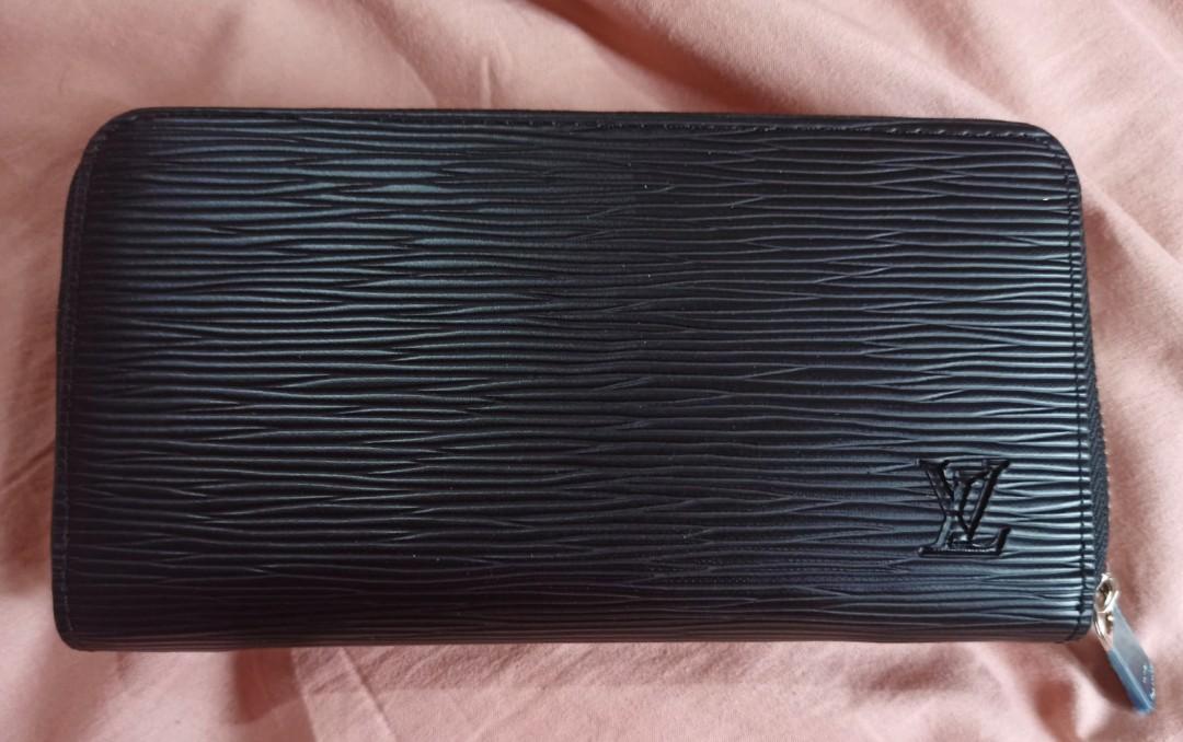 Louis Vuitton Smart Wallet Epi Leather (Black) LV M64007, Luxury,  Accessories on Carousell