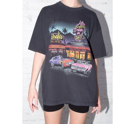 Oversized Graphic Tee, Women's Fashion 