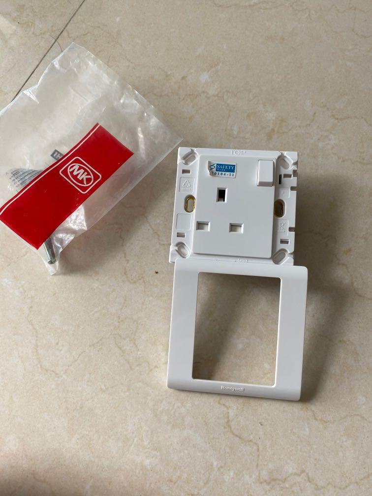 Power Socket (Category: Everything Else) located in Singapore. Submitted by lilyhuang (Listing ID 1132233317, Image 1). Description: .